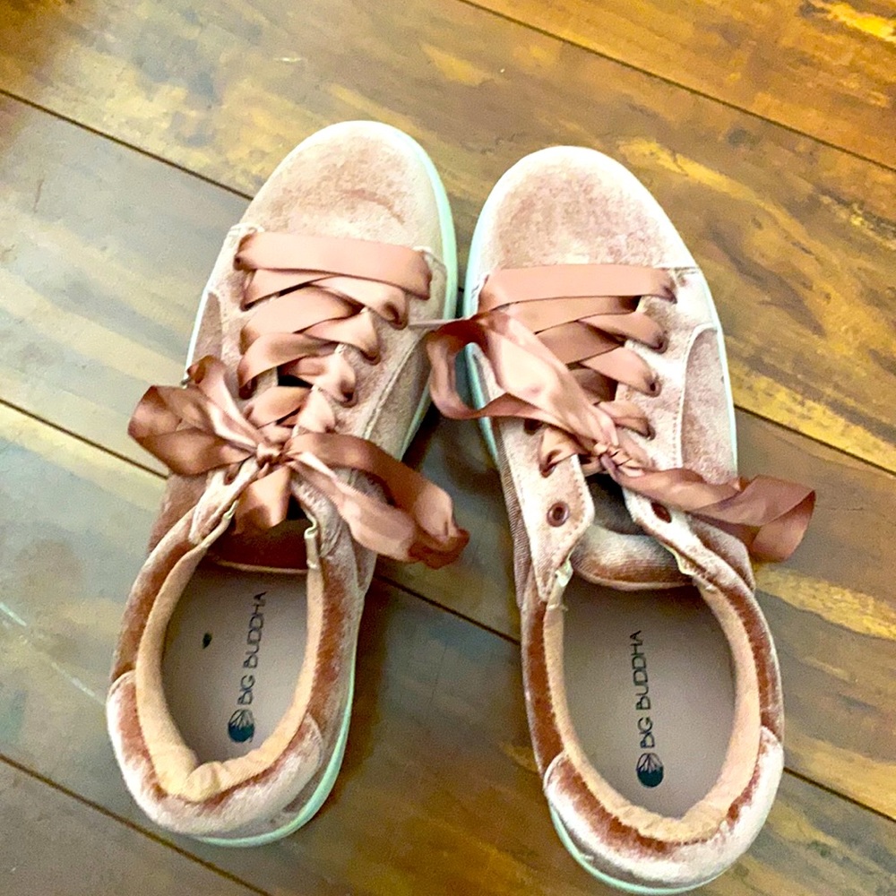 Pink velvet tennis shoes